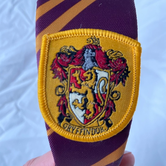 HARRY POTTER GRYFFINDOR HEADBAND - Picture 3 of 4